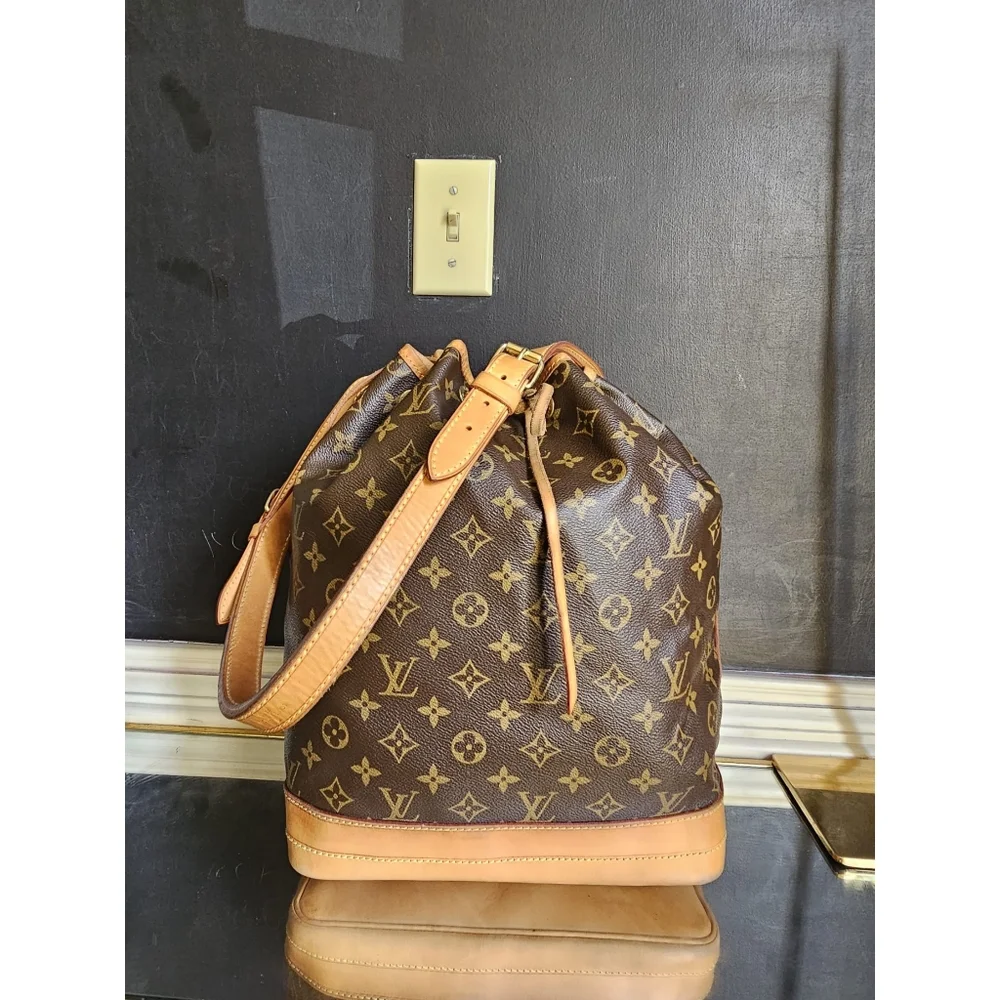 LOUIS VUITTON Monogram Noe Shoulder Bag